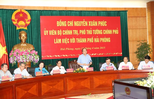 Вице-премьер Нгуен Суан Фук совершил рабочую поездку в город Хайфон - ảnh 1